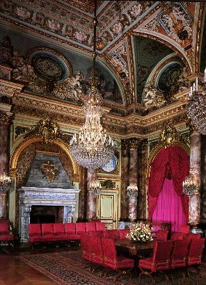 CLICK HERE to see an enlargement of The Breakers' Dining Room